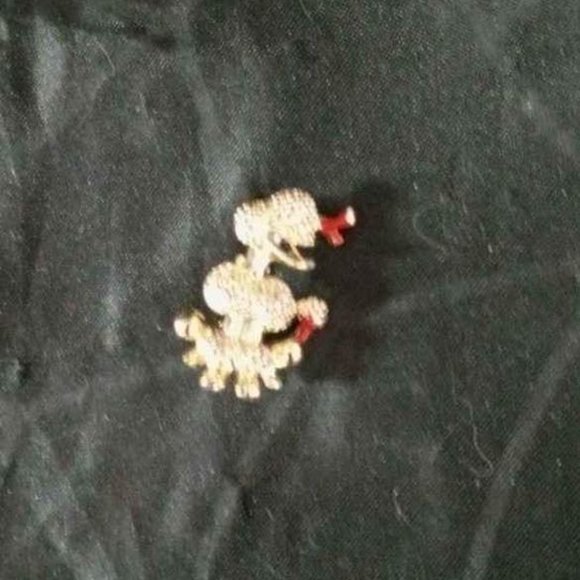 VTG PERIOD STYLE YELLOW GOLD TONE POODLE PIN LOCKING CLASP - Picture 4 of 6